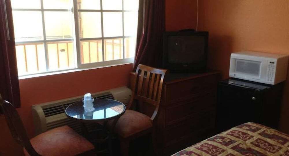 Coast Motel - photo 4