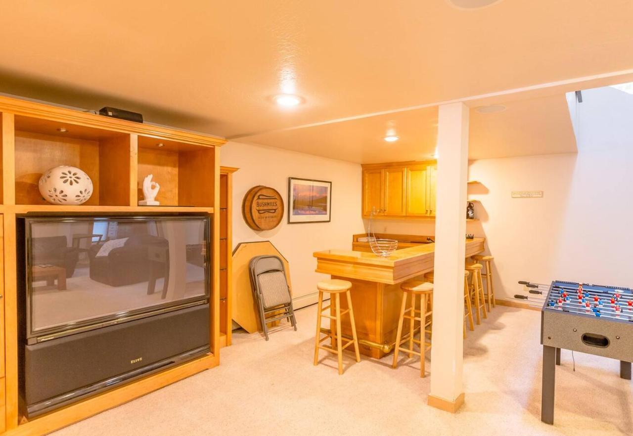 Beautiful 3500sf Lake Tahoe Home W Open Layout