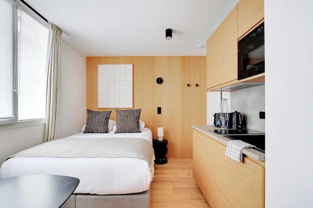 Charming Studio 2P Place de la Republique — 4-Star Luxury Hotel in Paris, France