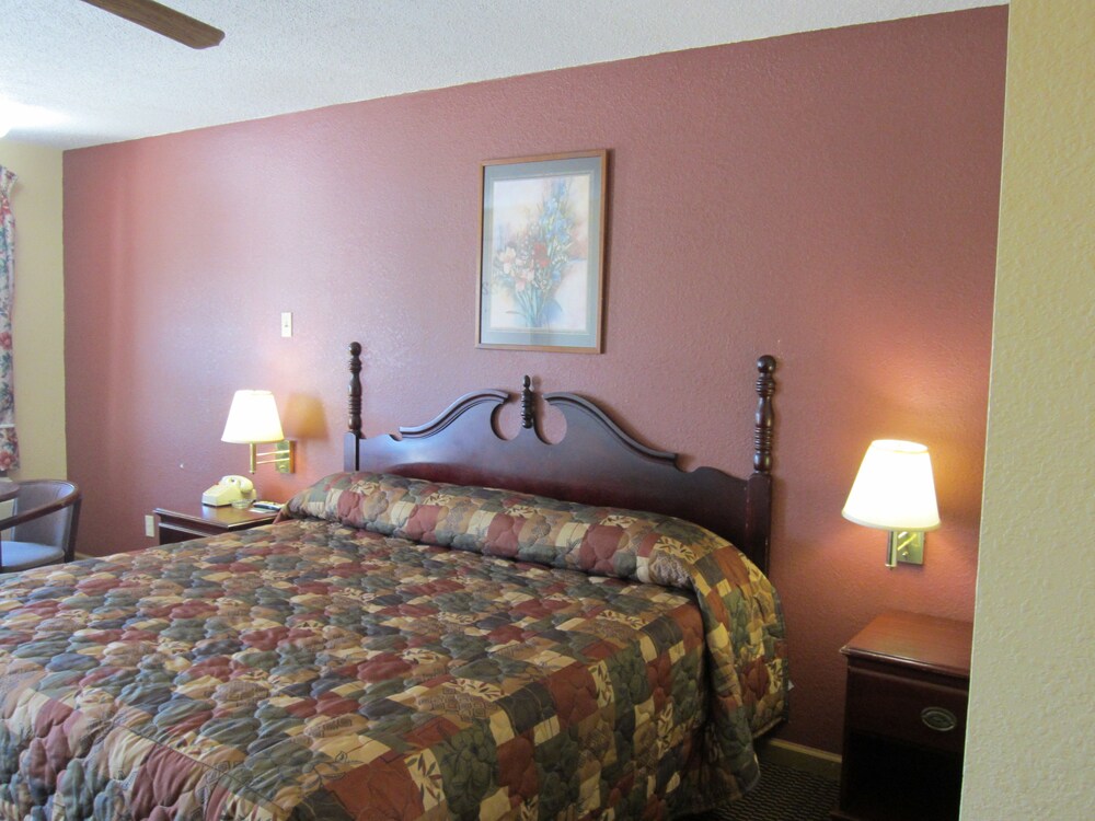 First Western Inn - photo 6