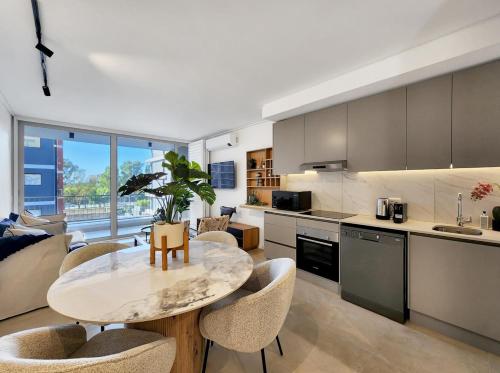 The Braemar Green Point two bed two bath parking — 4-Star Luxury Hotel in Cape Town, South Africa