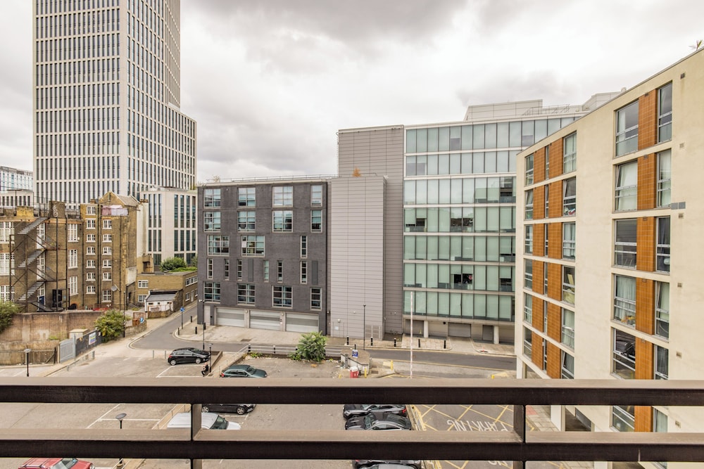 Beautiful Stylish 2 Bed Flat Clerkenwell — 4-Star Luxury Hotel in London, United Kingdom