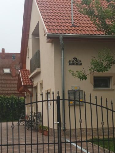 Napsugár apartmanház — 4-Star Luxury Hotel in Balatonlelle, Hungary