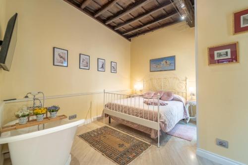 Secret Luxury Retreat in the Heart of the Ghetto by Houseeds — 4-Star Luxury Hotel in Rome, Italy