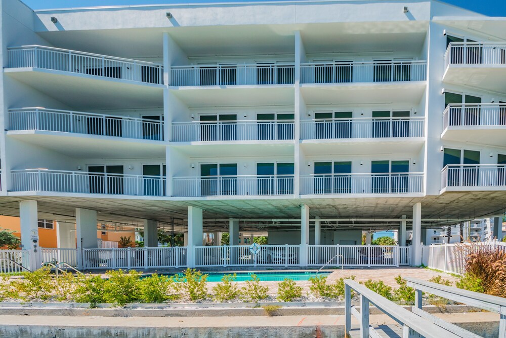 Provident Oceana Beachfront Suites - photo 35