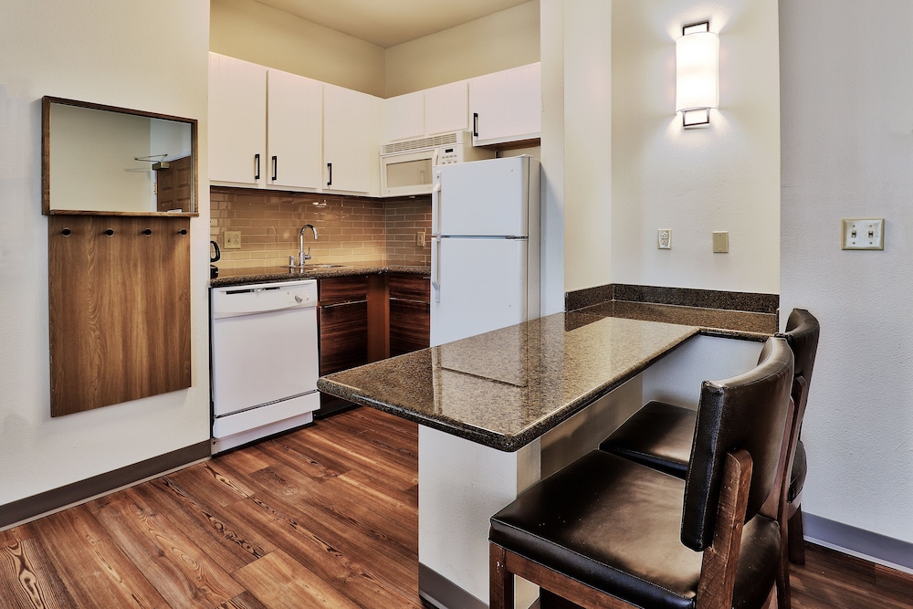 Staybridge Suites Albuquerque Airport by IHG - photo 30