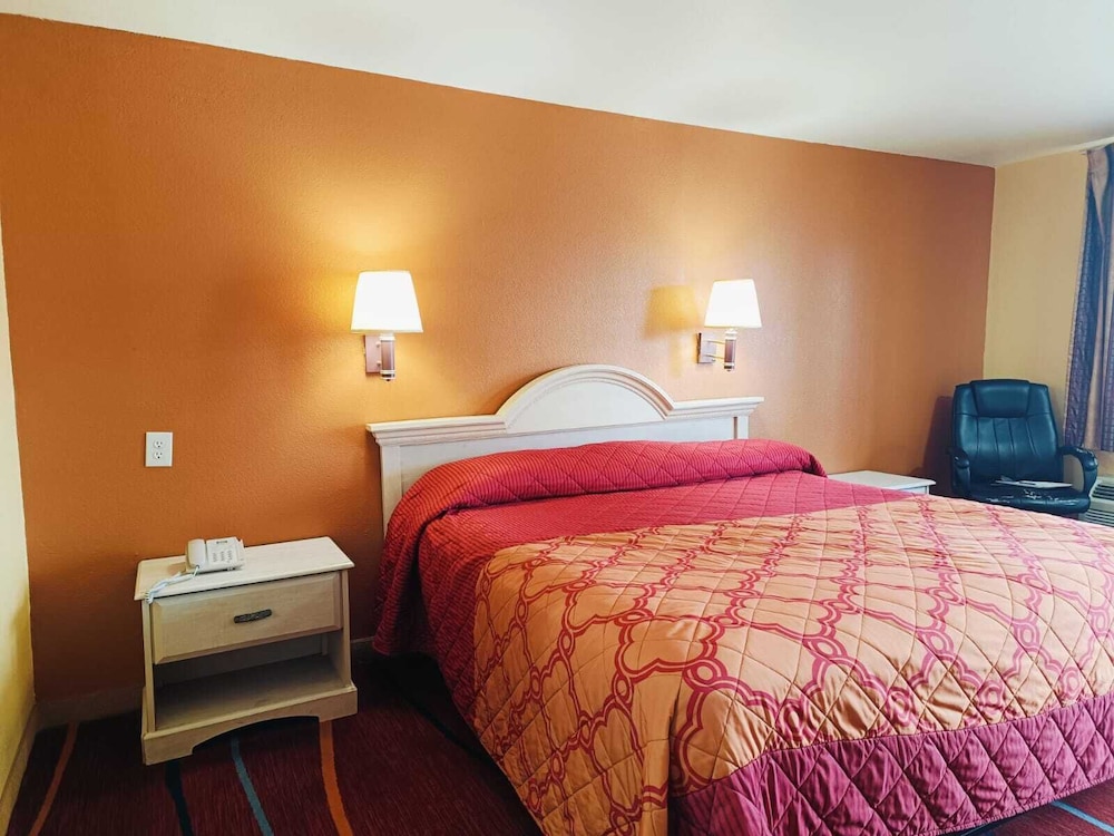 Heights Inn - photo 15