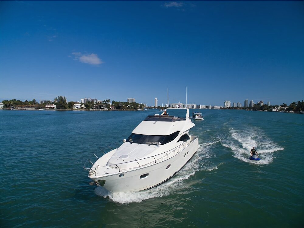 Miami Beach Luxury Yacht Charters - photo 14