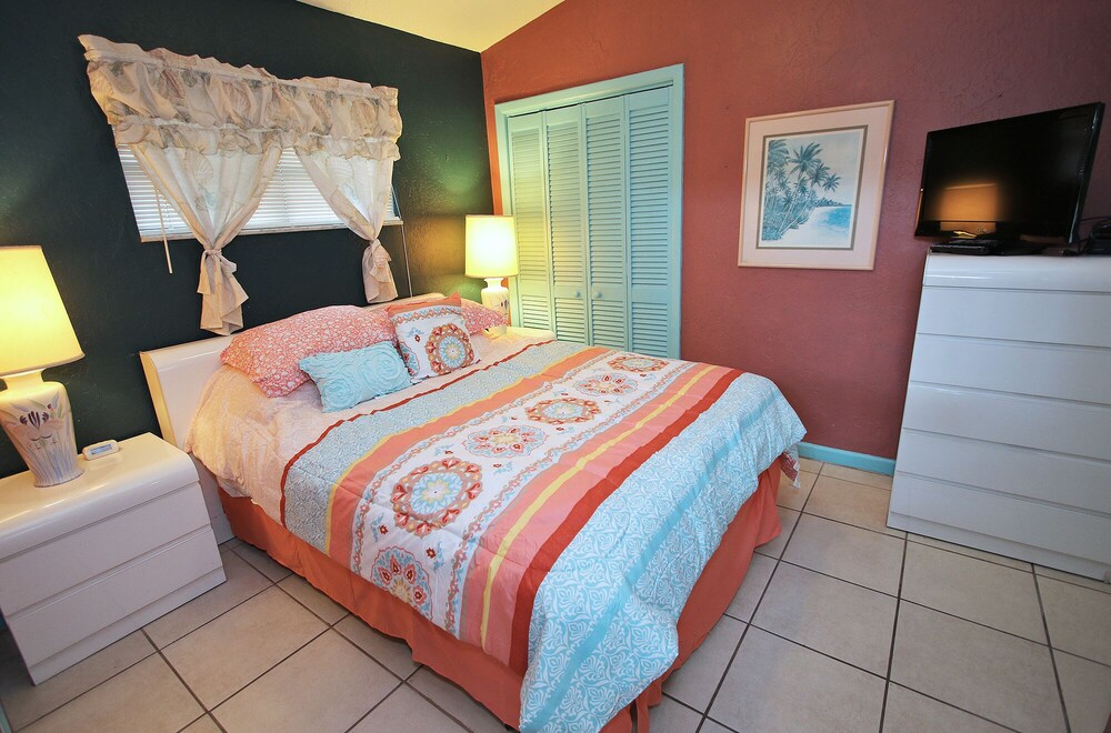 Whispers Resort By Affordable Beach Condos - photo 17