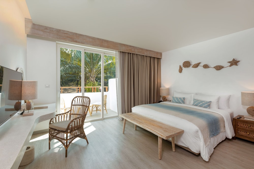 Eden Beach Khao Lak Resort & Spa — 5-Star Luxury Hotel in Ban Khao Lak, Thailand