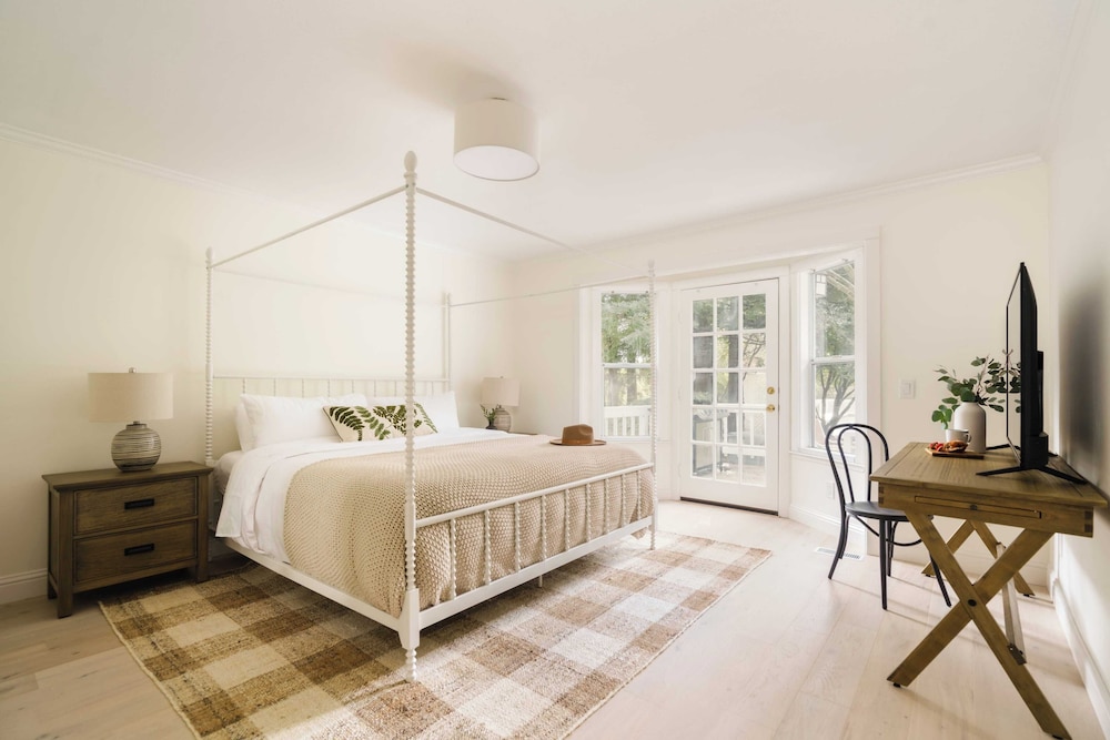 Clementine By Avantstay Bright Modern Retreat w Pool Pool Table & Large Patio - photo 16
