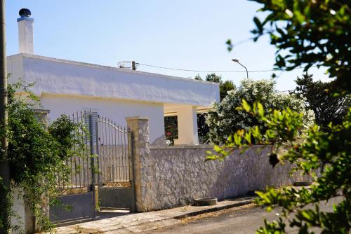 Casetta Dolce Mare Felicita’ a Due Passi Dal Mare in Ostuni, Italy