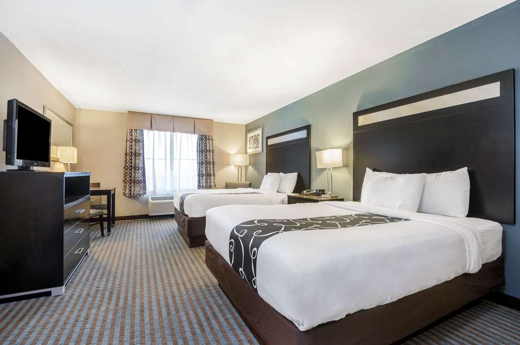 La Quinta Inn & Suites by Wyndham Glendive - photo 26