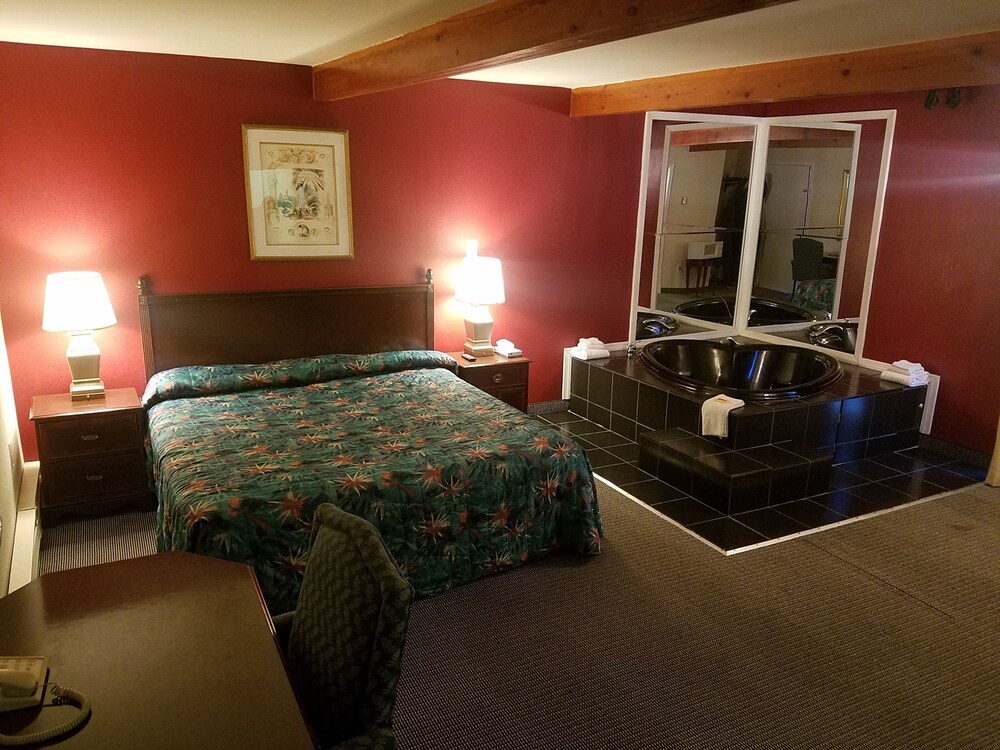 Maplehurst Motel - photo 8