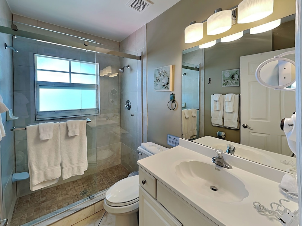 Barefoot Beach Resort B 201 by Distinctive Beach Rentals - photo 12