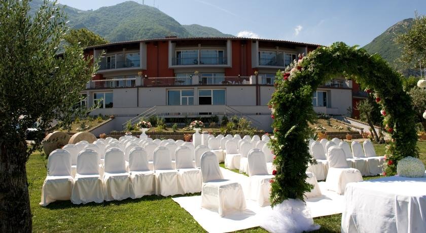 Villa Eleonora — 4-Star Luxury Hotel in Santa Croce Camerina, Italy