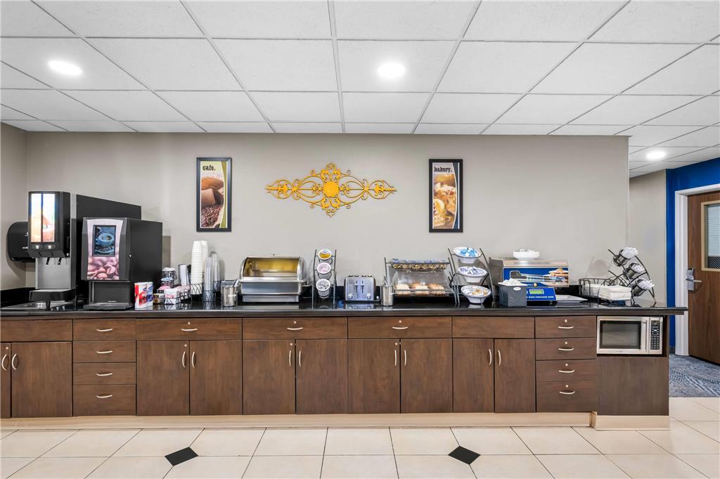 Microtel Inn & Suites by Wyndham Conway - photo 38