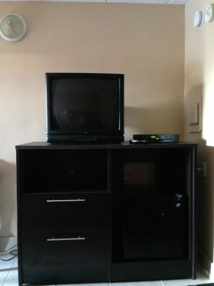 Cloud 9 Inn - photo 15