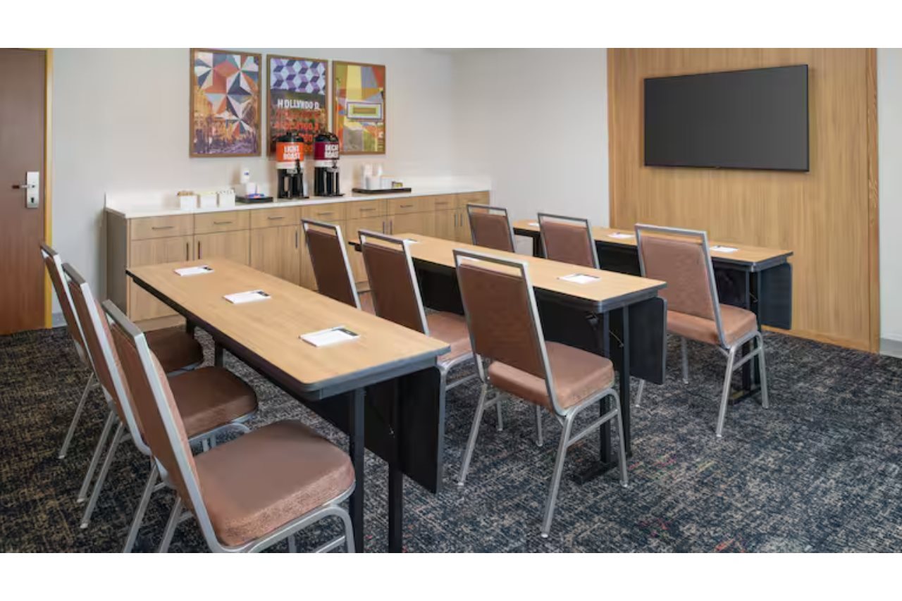 Hampton Inn by Hilton North Hollywood - photo 7