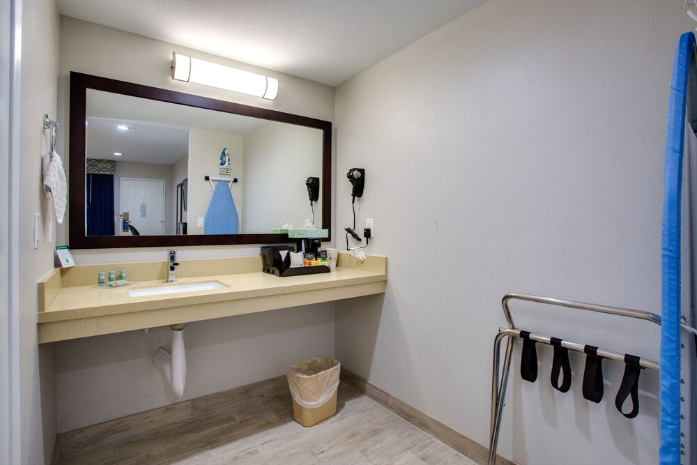 Quality Inn San Diego South Chula Vista - photo 31