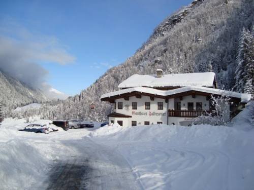 Gletscher Chalet — 4-Star Luxury Hotel in Neustift Im Stubaital, Austria