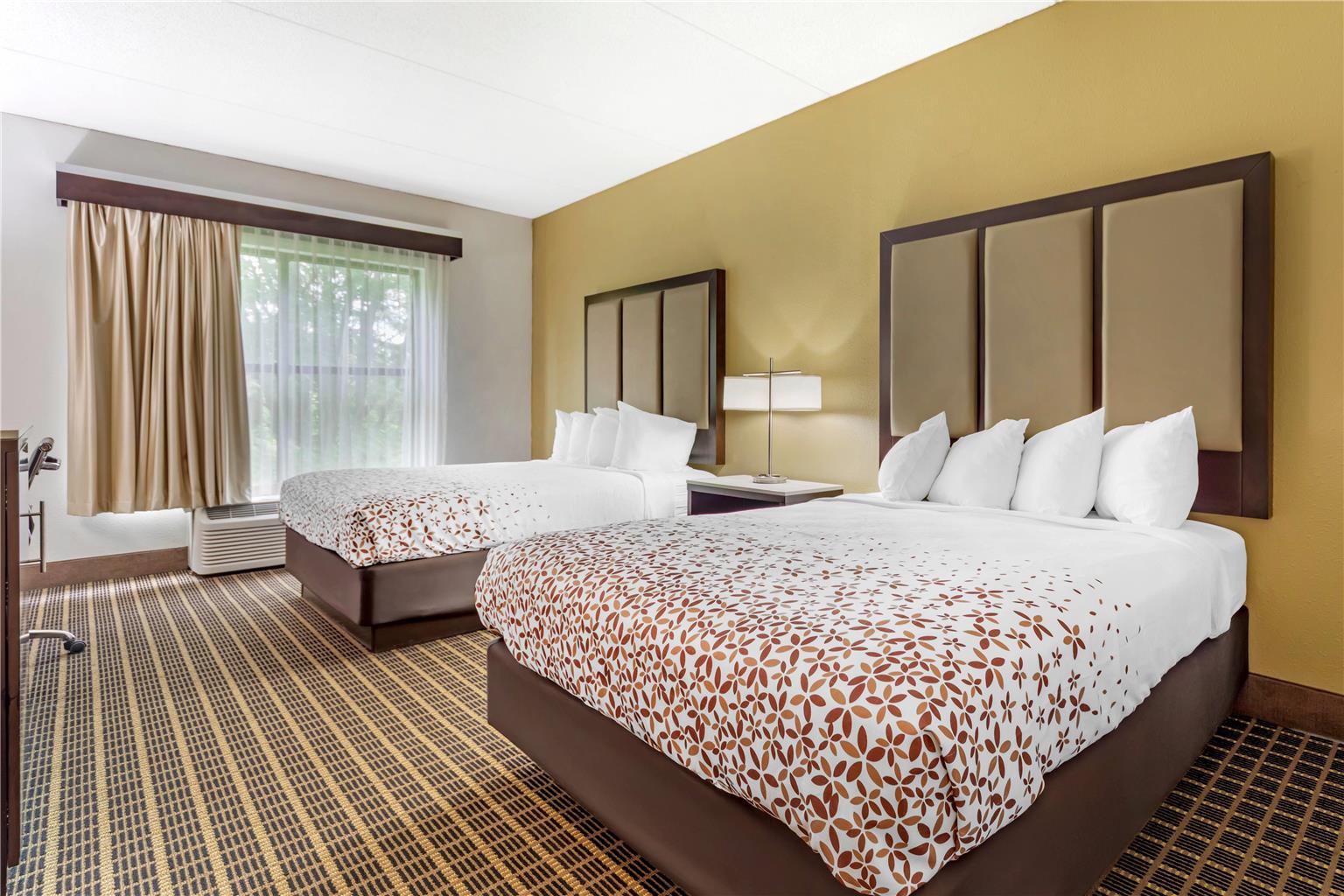 Wingate by Wyndham North East - photo 9