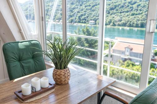Large & Spacious Apartment With Fantastic Views
