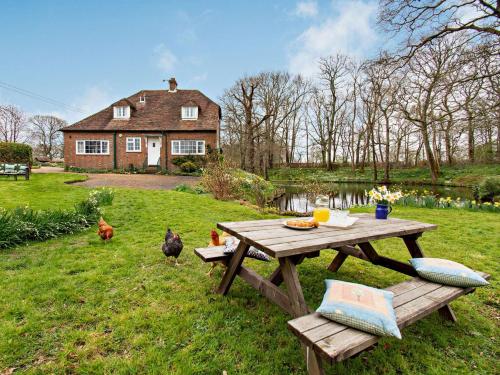 4 Bed in Uckfield BT021 - last minute hotel in Buxted
