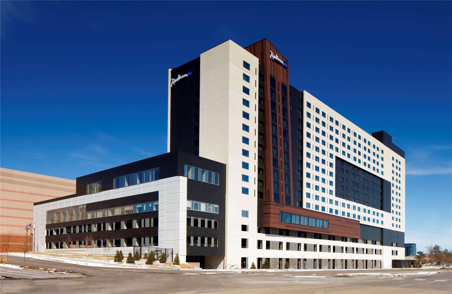 Radisson Blu Mall of America — 4-Star Luxury Hotel in Bloomington, United States