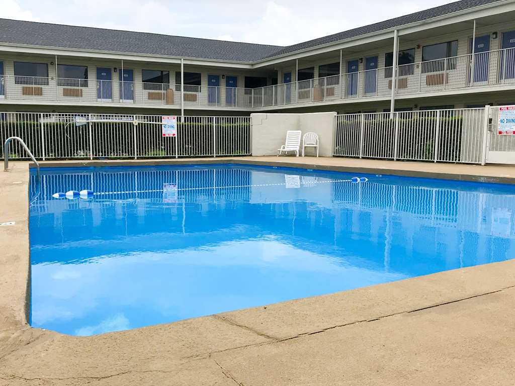 Motel 6 Anniston AL - photo 10