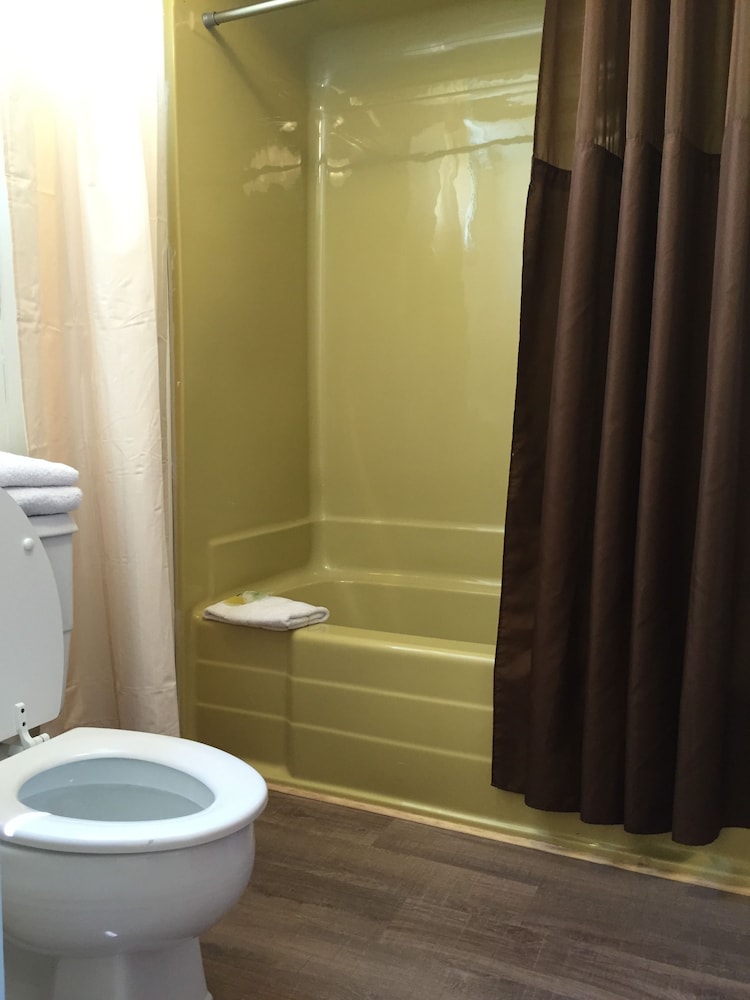 Americas Best Value Dakota Cowboy Inn - photo 17