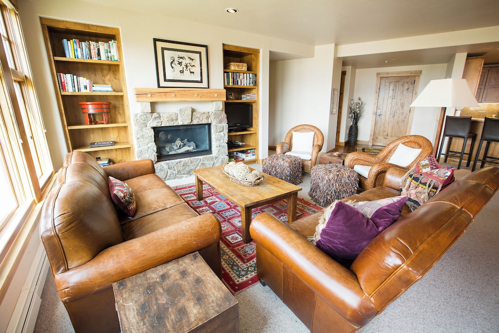 WestWall Lodge — 4-Star Luxury Hotel in Crested Butte, United States