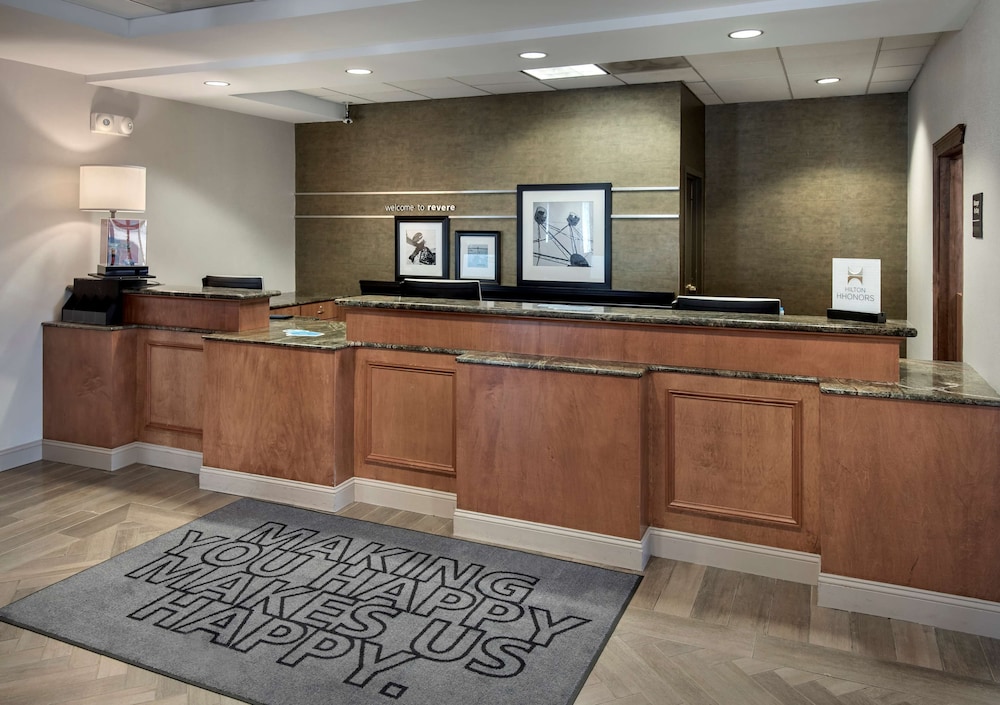 Hampton Inn Boston Logan Airport - photo 3