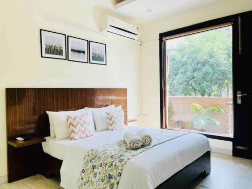 Bluo Classic 2 Bhk Dlf Golf Course Balcony Lift