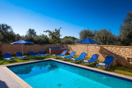 Villa Paradise — 4-Star Luxury Hotel in None, Greece