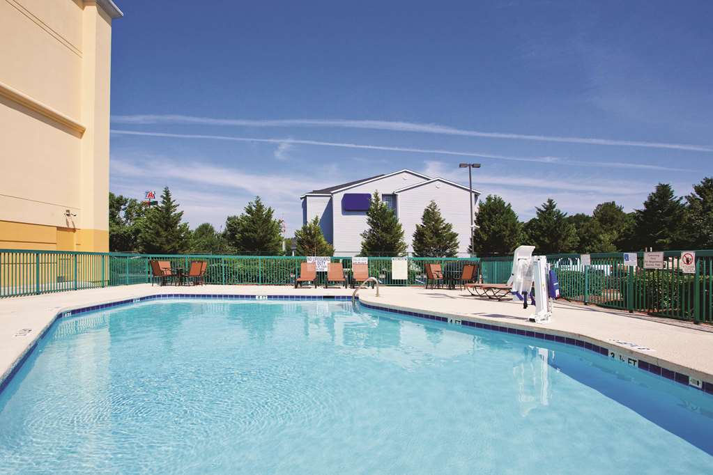 La Quinta Inn & Suites by Wyndham Florence - photo 41