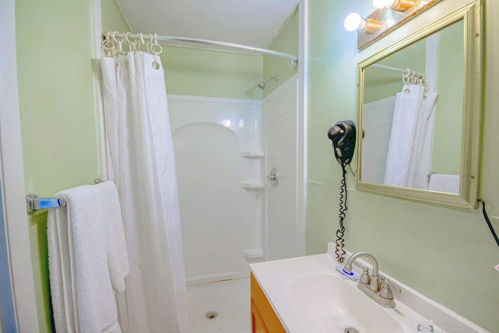 OYO Travelier Motel - photo 63