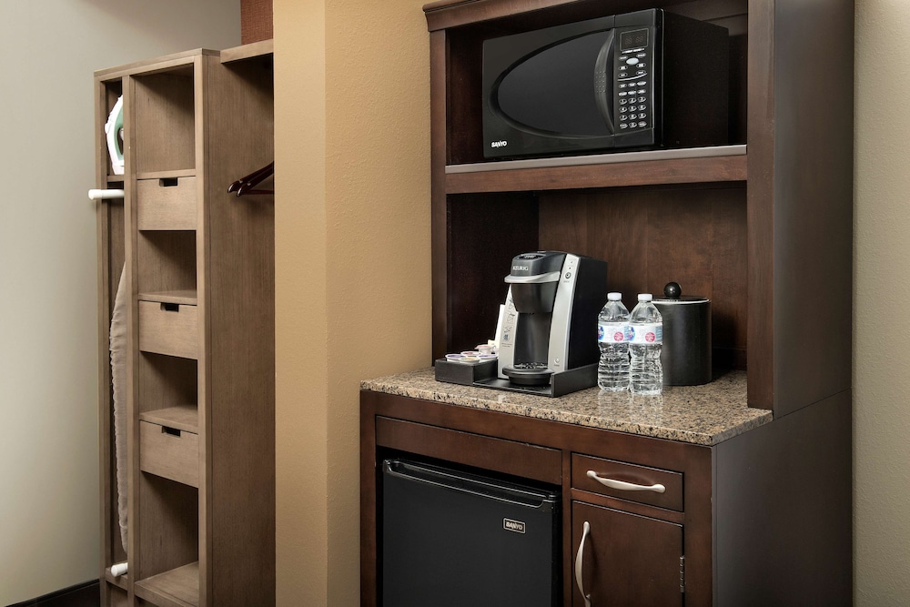 Hilton Garden Inn Charlotte Mooresville - photo 12