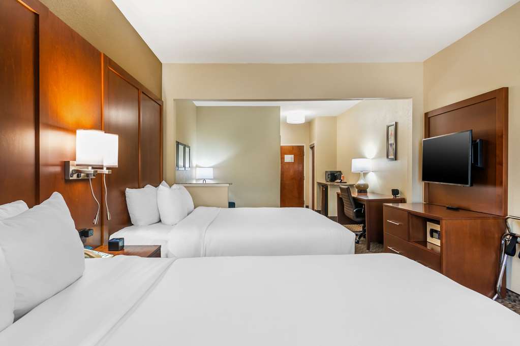 Comfort Suites Jefferson City - photo 44