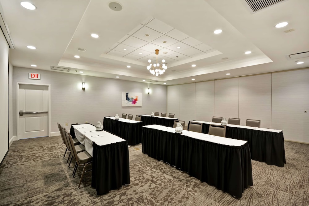 Hilton Garden Inn Gulfport Airport - photo 46