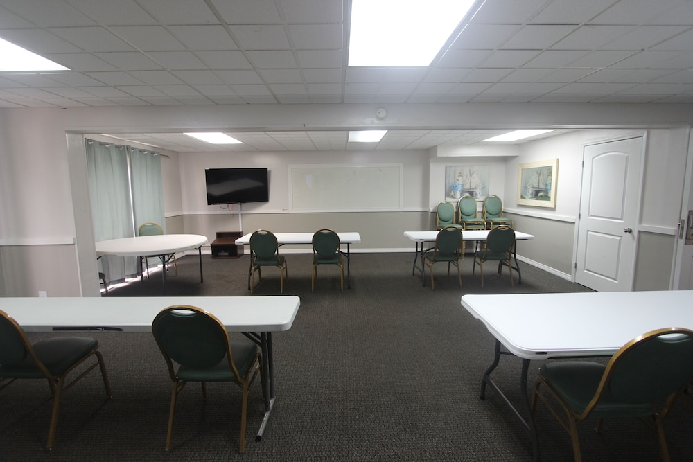 At Home Inn & Suites - photo 7