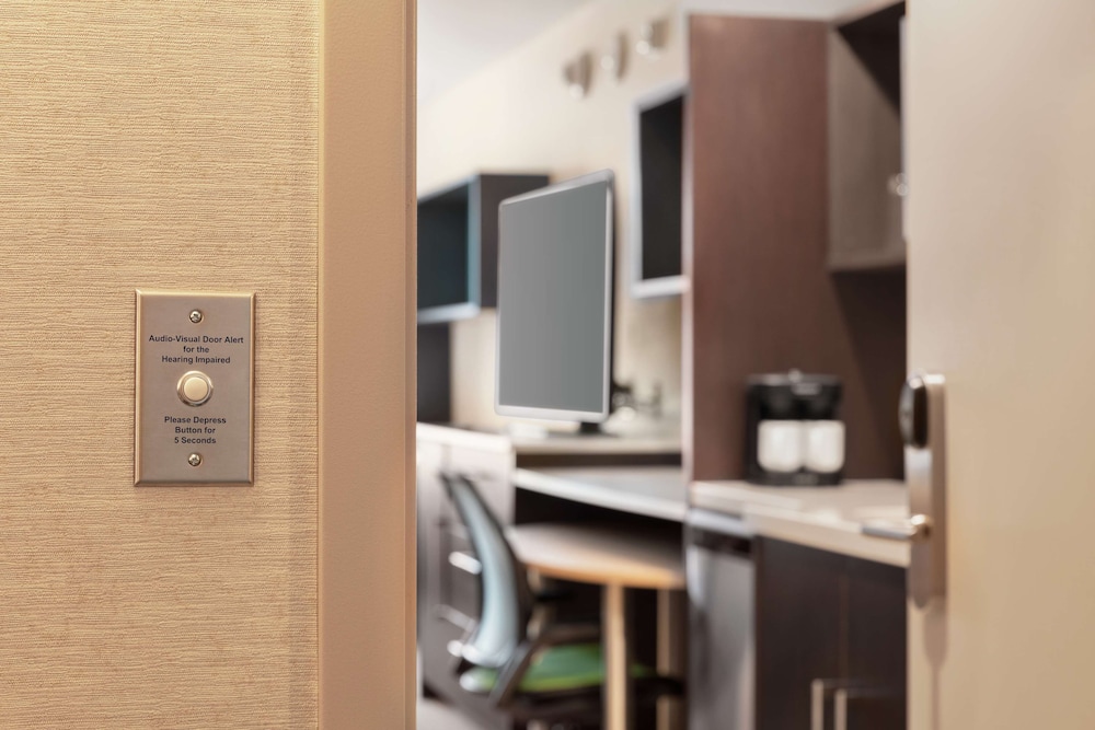 Home2 Suites by Hilton Milwaukee West - photo 15