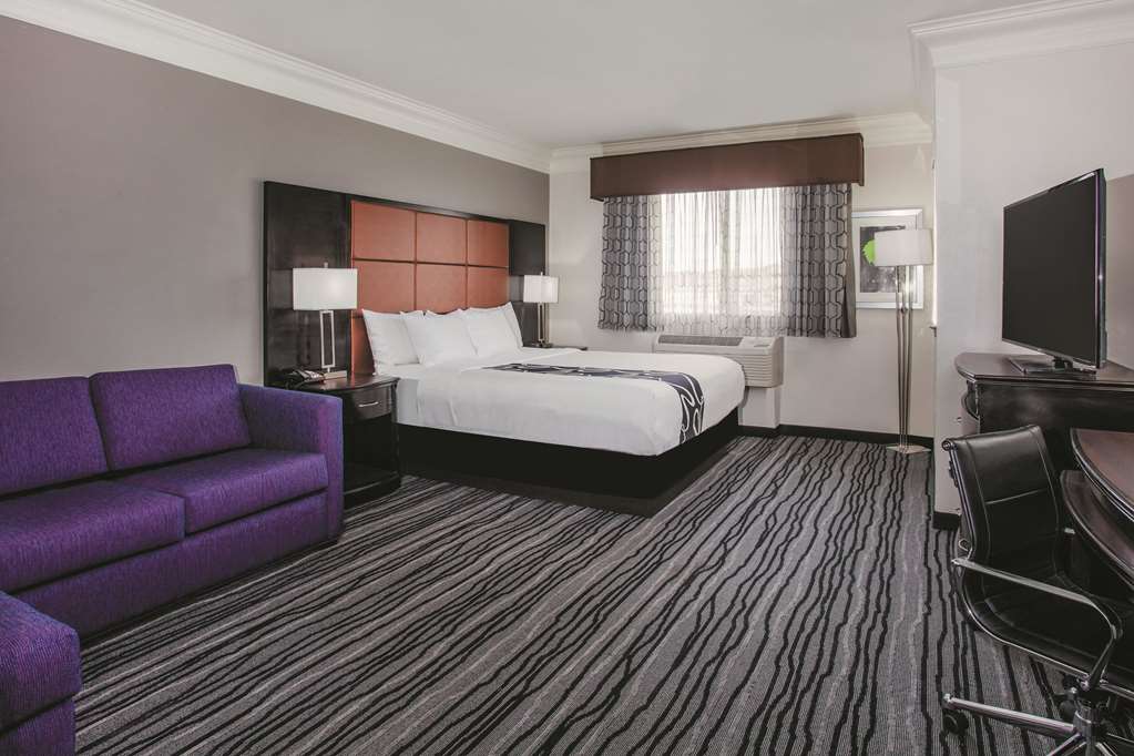 La Quinta Inn & Suites by Wyndham Dublin Pleasanton - photo 25