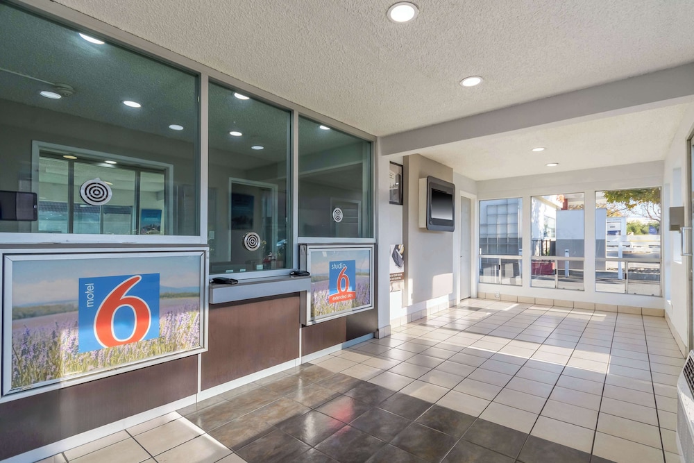 Studio 6 Hayward Ca Silicon Valley Gateway - photo 17