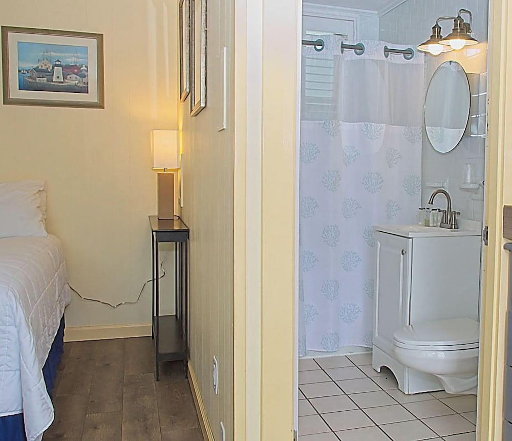Vineyard Harbor Motel Private Beach - photo 271