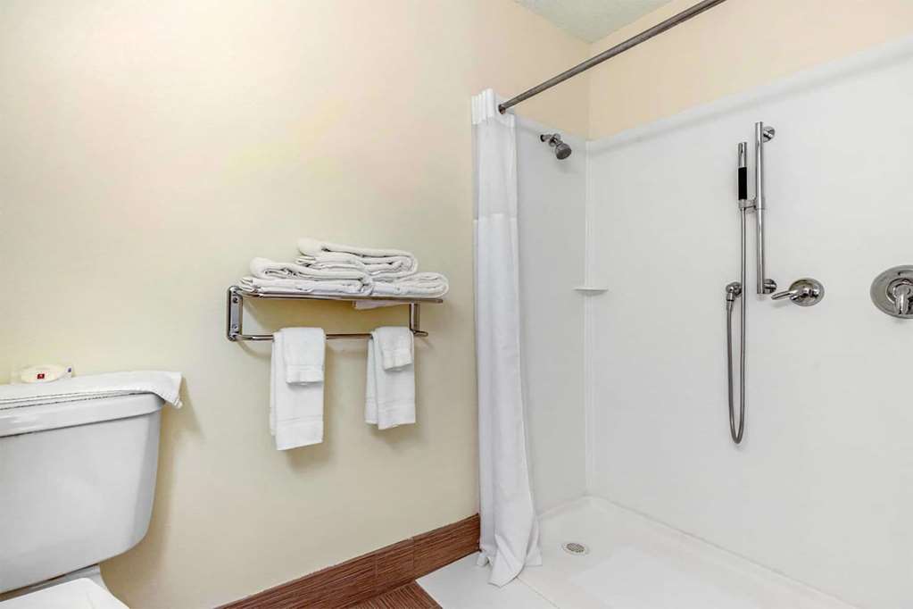 Days Inn and Suites by Wyndham Oxford - photo 19