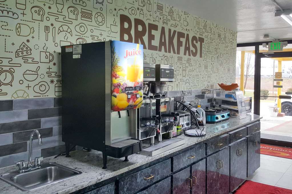 Econo Lodge Oak Grove Blue Springs - photo 8