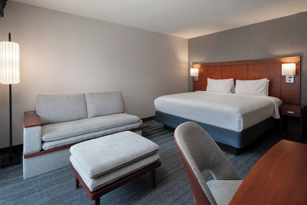 Courtyard by Marriott Fresno - photo 8