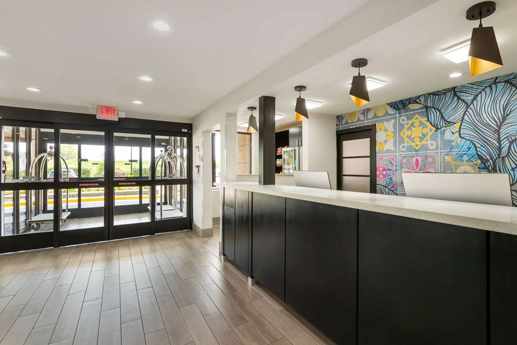 La Quinta Inn & Suites by Wyndham Des Moines West Clive - photo 18