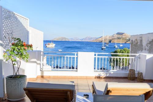 Ammos 1 — 4-Star Luxury Hotel in Agia Marina, Greece